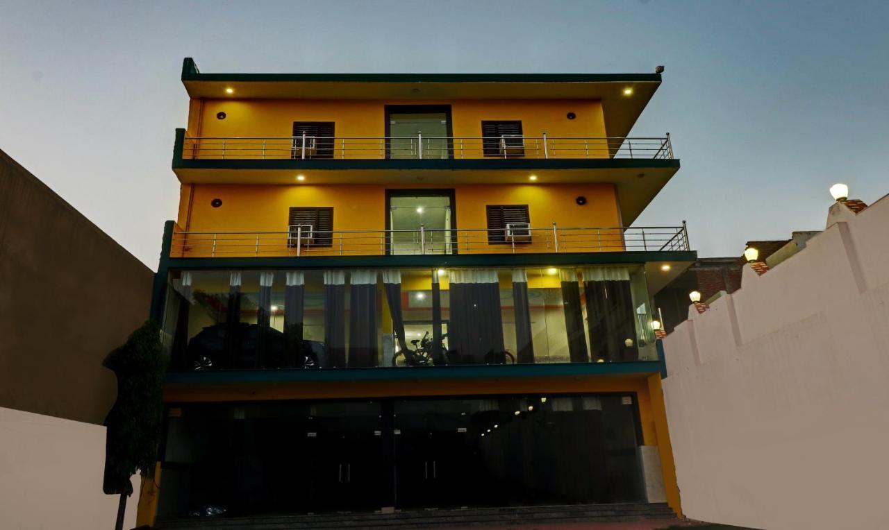 Hotel Pragati Palace Mathura Luaran gambar