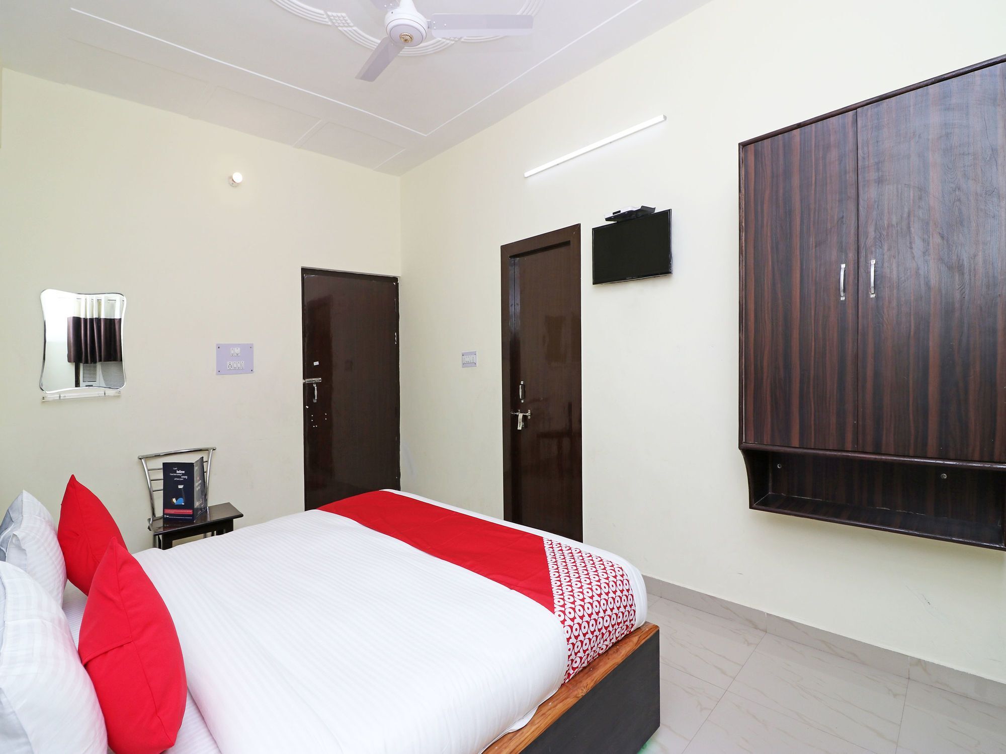 Hotel Pragati Palace Mathura Luaran gambar